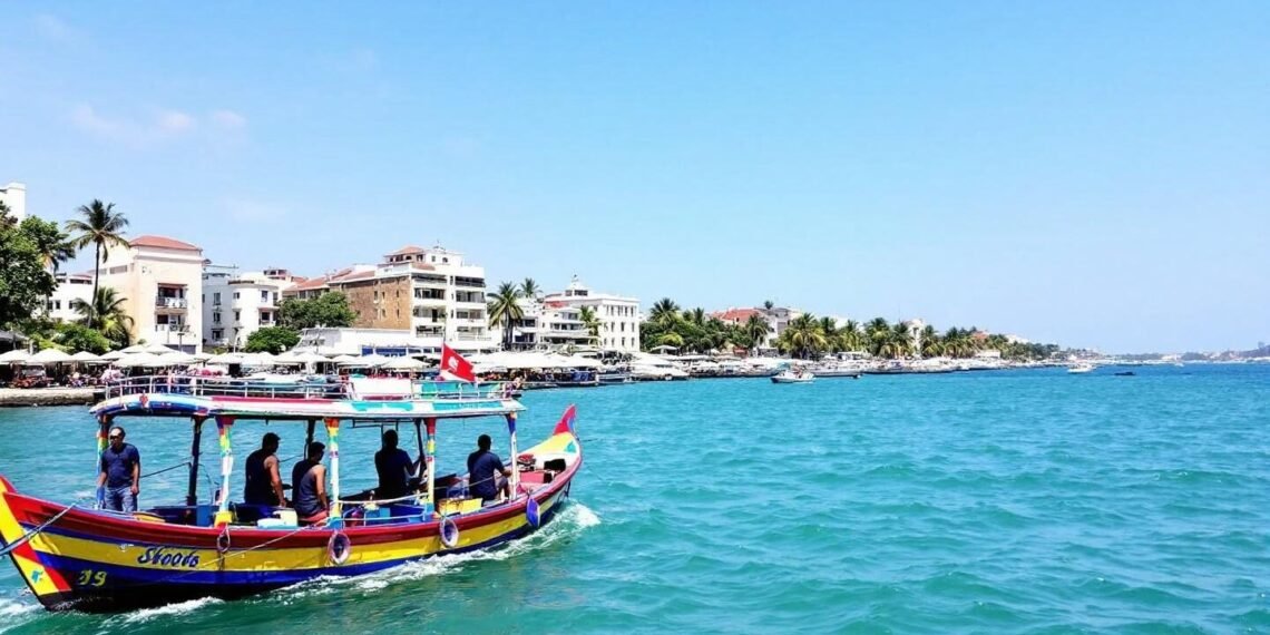 bateau colore sur mer turquoise 6033