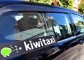 voiture kiwi taxi bleu 3195